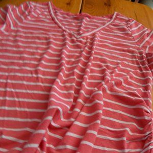Old Navy maternity tee